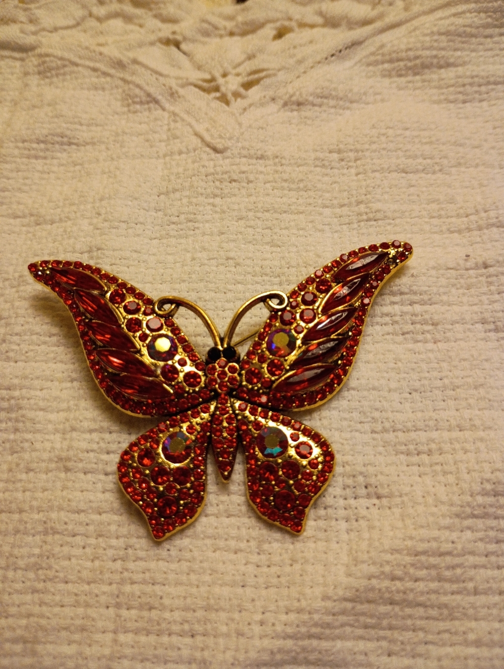 Red Crystal Encrusted Butterfly Brooch/Pin, Gold Tone - Picture 3 of 3